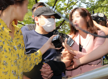 '한강 몸통시신' 피의자 장대호, 신상공개...마스크 언제 벗나