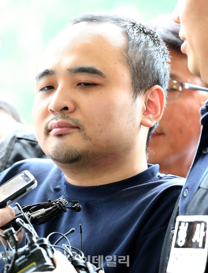 [포토]한강 시신 피의자 신상공개…카메라에 찍힌 '장대호'