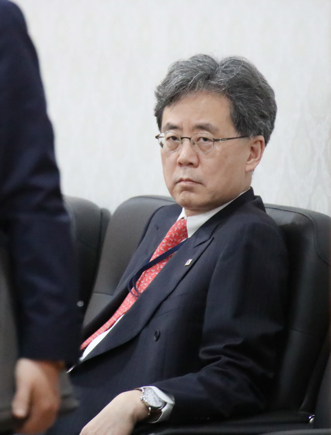 [포토]굳은 표정의 김현종 청와대 국가안보실 2차장