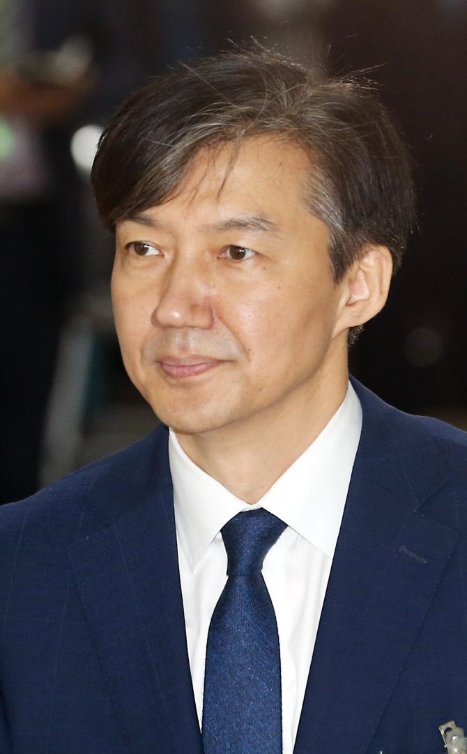 [포토] 인사청문회장 향하는 조국 후보자
