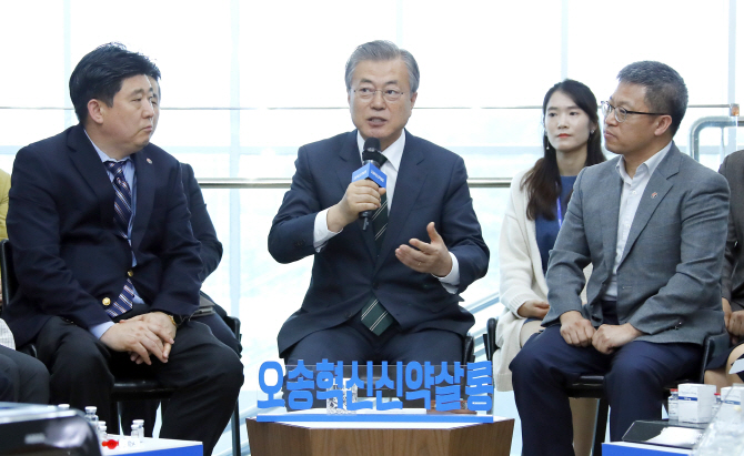 OECD 빈곤율 1위 대한민국…주택연금 문턱 낮춘다(종합) OECD 빈곤율 1위 대한민국…주택연금 문턱 낮춘다(종합)