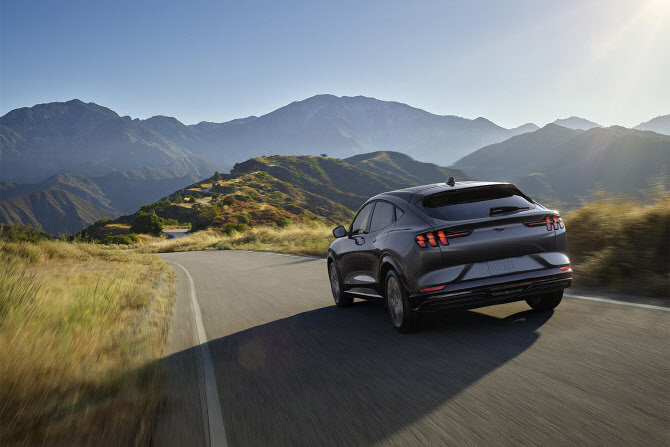 포드 '머스탱 마하-E', 고성능 SUV                                                                                                                                                        