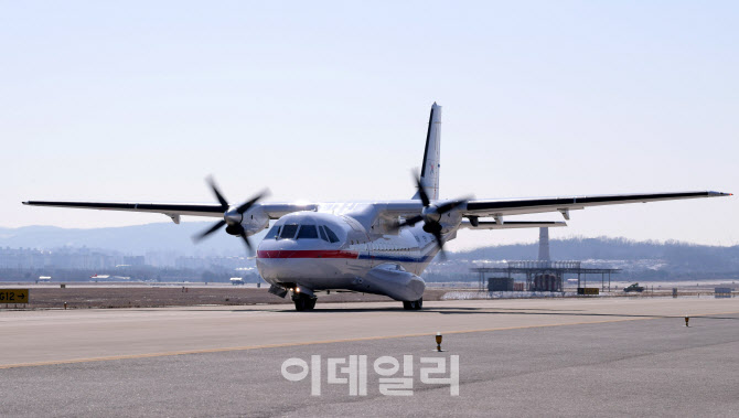  일본 향하는 대통령 전용기                                                                                                                                                                        