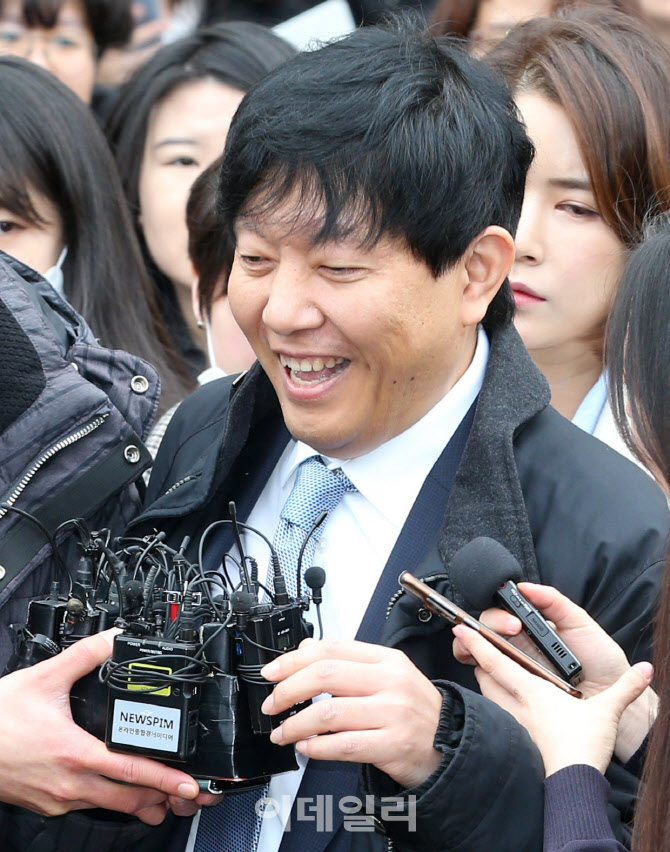 '타다' 1심 무죄, 밝게 웃는 이재웅 쏘카 대표                                                                                                                                             