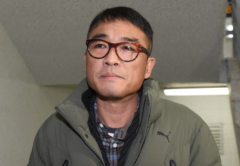 '김건모 성폭행 의혹' 수사 마무리 단계 '피해자 추가 조사'