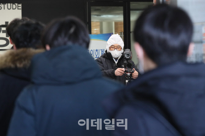 열화상카메라로 발열 여부 확인                                                                                                                                                                     