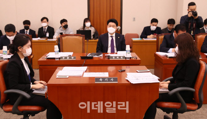 국회 정상화, '속기사도 마스크 착용 필수'                                                                                                                                                