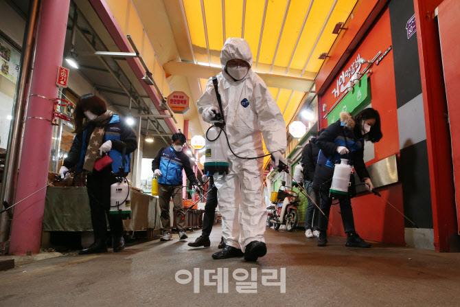 명일시장 코로나19 대응 방역                                                                                                                                                                       