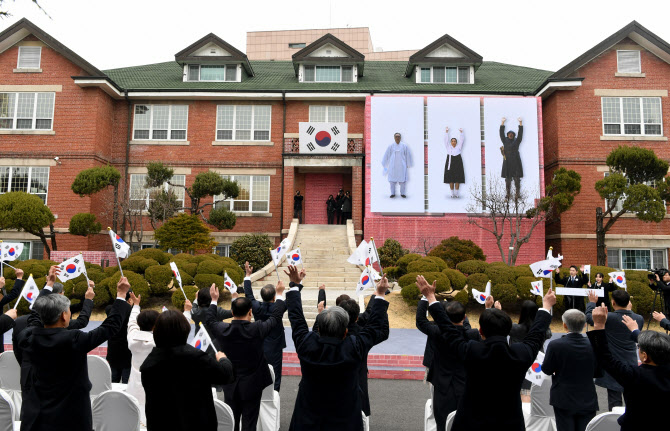 봉오동·청산리 전투 100년 만에…홍범도 장군 돌아온다