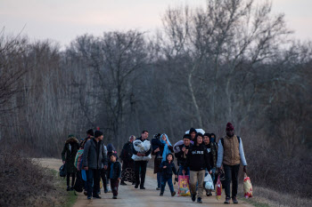 "난민들 막지 않겠다"…터키 엄포에 비상걸린 유럽