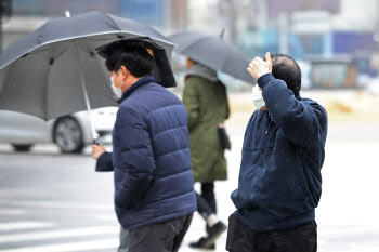 4일 중부 낮에 비 또는 눈…서울·대구 등 미세먼지 `나쁨`