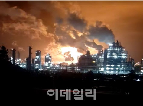 롯데케미칼 대산공장 폭발사고로 직원·주민 36명 중경상(종합)