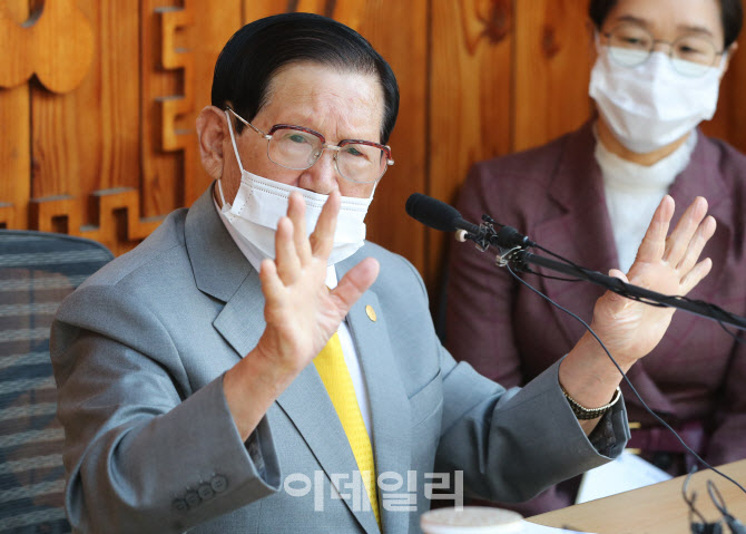 보훈처 "이만희 신천지 총회장, 6.25 참전 유공자 맞다"(종합)