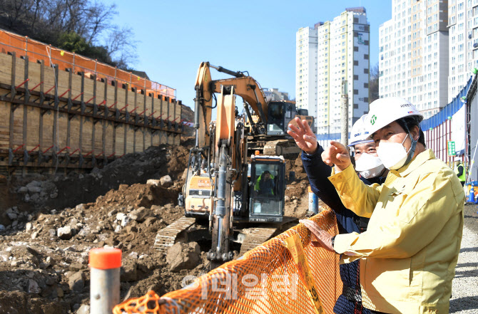 [포토] 해빙기 안전사고 예방 점검은 꼼꼼히