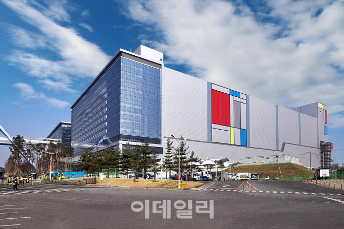 삼성전자·TSMC, 퀄컴·브로드컴 맞손..5나노 파운드리 경쟁 본격화