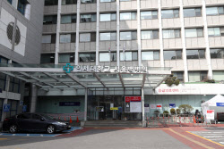 [포토]대구 거주 숨기고 서울백병원 입원 70대 코로나19 확진 환자로 백병원 폐쇄                                                                                                                            