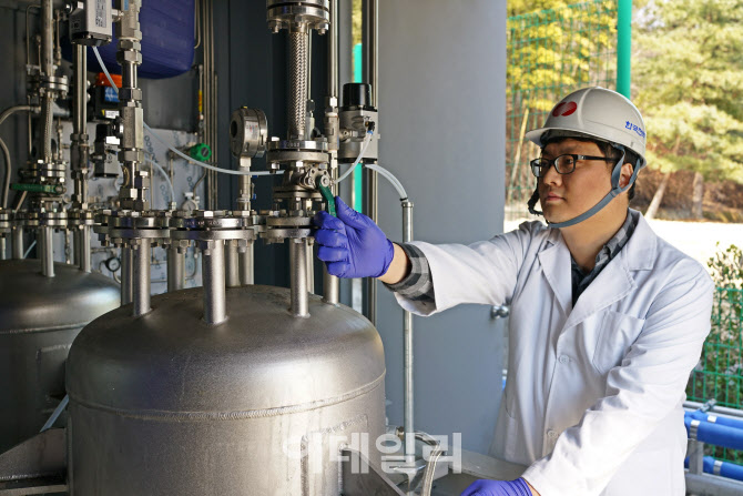 한전, 국내 최초 수소저장 액체기술 실증 성공