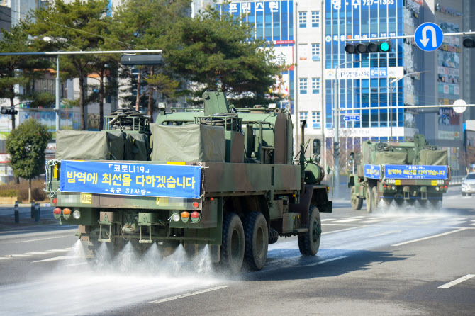 軍 코로나19 확진자 총 37명…대구 공군 부대 간부 1명 추가