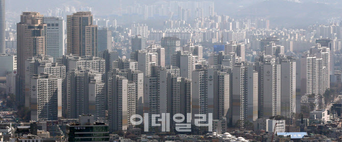 [포토]정부 규제에 코로나19까지···냉각기 접어든 강남 주택시장
