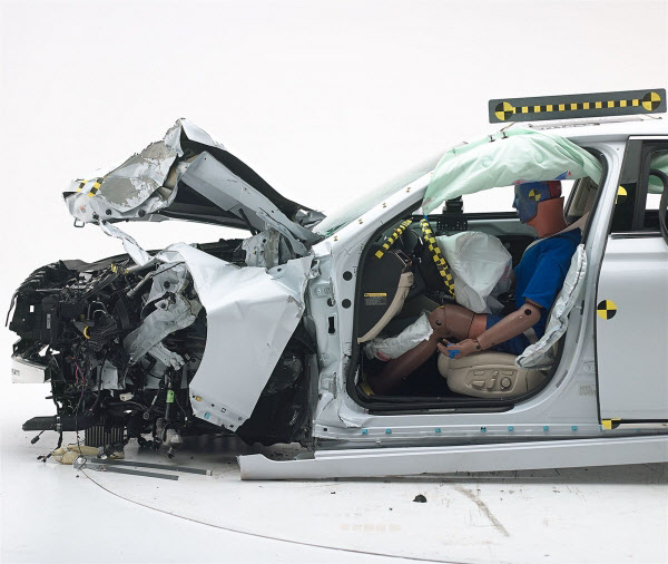 제네시스 G90, 미국 안전평가 IIHS서 '가장 안전한 차' 선정