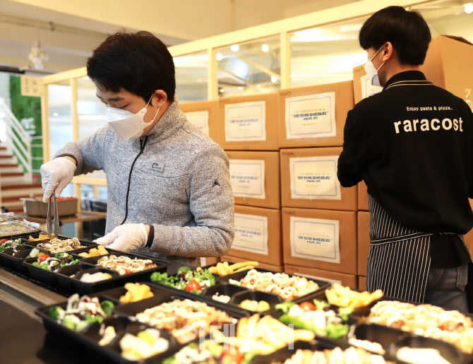 포토] 라라코스트, 대구 의료진에 도시락 지원