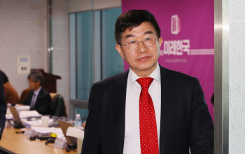 미래한국, 공천 의결 '중단'…1번 동아일보 前 논설위원, 유영하 '탈락'(종합)