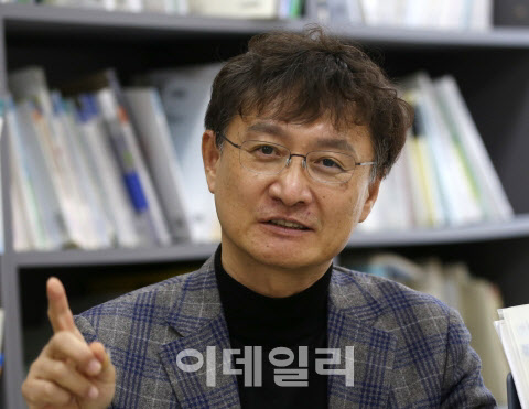 “자영업·TK 살리기 2차 추경해야…최소 10조 이상”