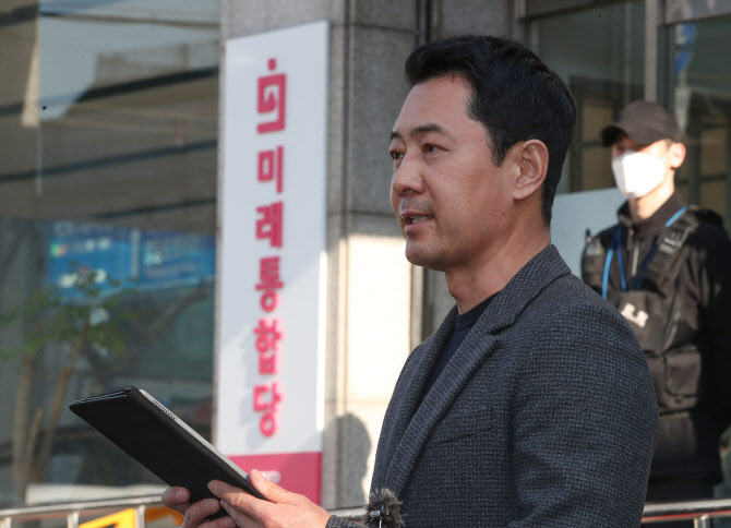 강남을 공천 무효 최홍 "황교안 만나러 종로 달려간다"