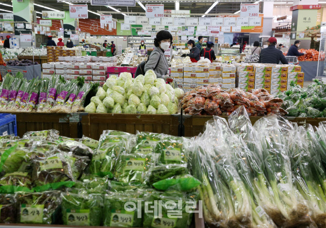 [포토] 급식 생산농가 돕기 친환경농산물 특판전