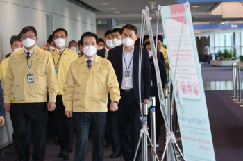 "미국·유럽 코로나19 엑소더스…인천공항 4일간 확진자 15명"