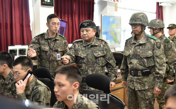 합참 "민간인 軍 시설 무단침입, 법·절차에 따라 강력 대응"