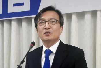 김의겸, 불출마 뒤집고 열린민주당 비례 출마… 최강욱도 참여