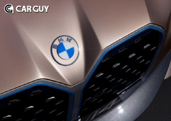 투명성과 개방성 강조한 BMW의 새로운 브랜드 디자인 공개