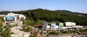 '러시아 피아노 전설' 레온스카야, 내한 공연 취소