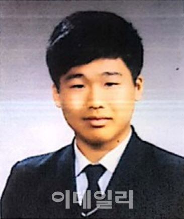 警, `n번방 박사` 24세 조주빈 신상공개…성폭력범 첫 사례(상보)