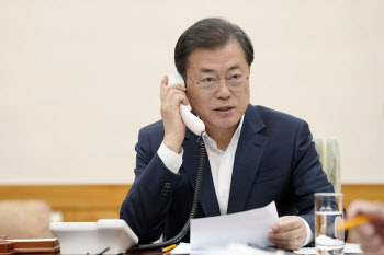文대통령, 사우디 왕세자와 통화 “신속한 대응 덕에 G20 화상회의”