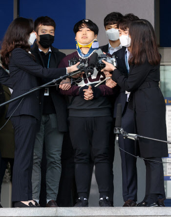 `악마 자칭·손석희 거론` 조주빈…전문가들 "난 찌질하지 않다 과시"