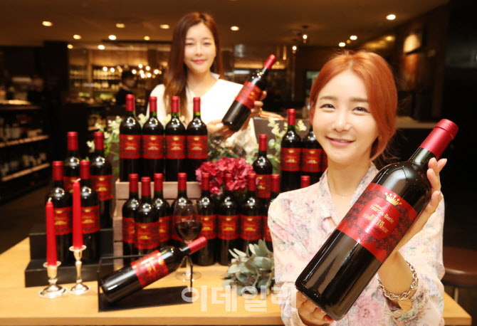롯데百, 와인 '샤또 푸르카스 보리' 3천병 단독 출시                                                                                                                                       