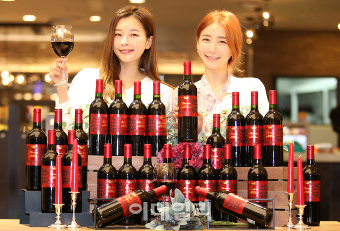 롯데백화점, 와인 '샤또 푸르카스 보리' 선보여                                                                                                                                            