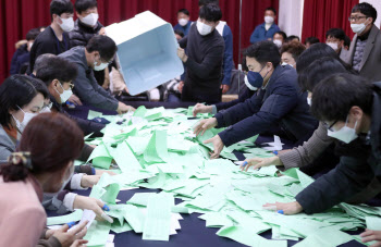 비례대표 참여 정당만 35개…선거용지 50㎝ 육박할 듯