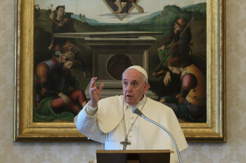 프란치스코 교황 "오늘은 우리 모두에게 눈물의 일요일"