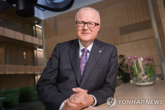 '코로나19' 담당 獨 헤센주 재무장관 기찻길서 숨진 채 발견