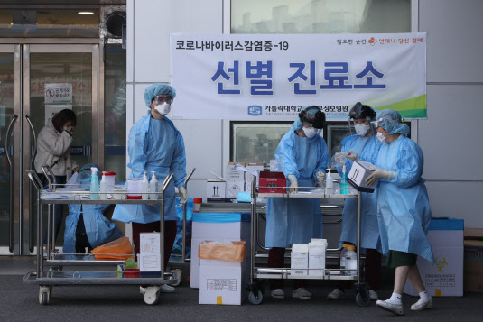 `코로나19 버팀목 의료보험제도 어떻게 만들었나`…기록물 공개