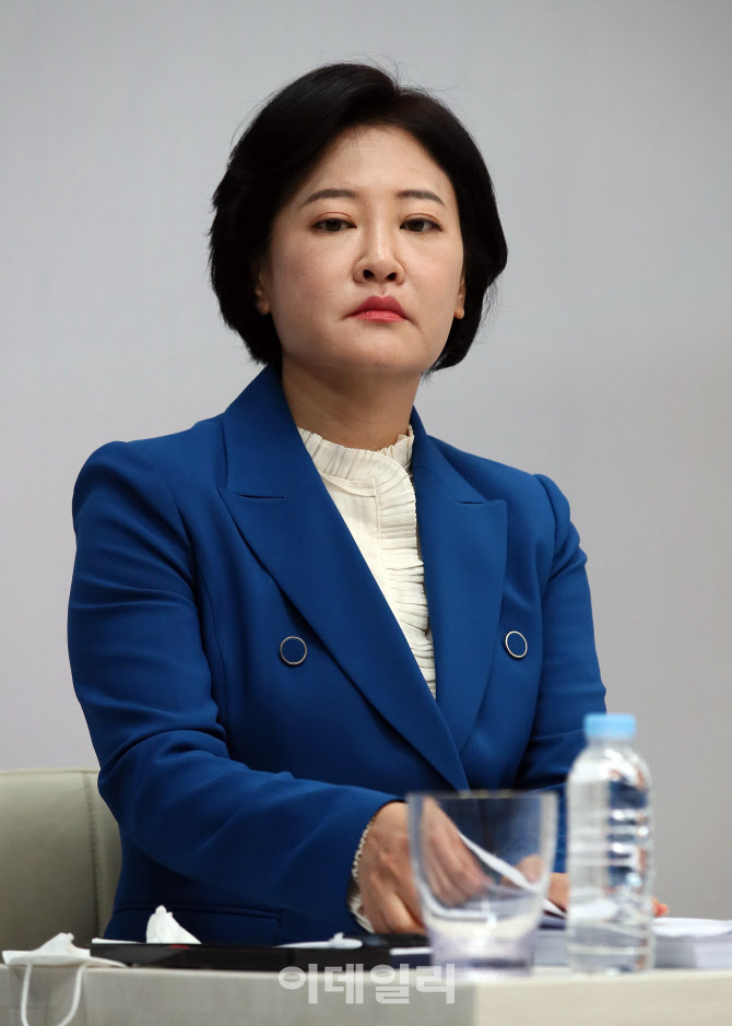[포토]'후보자 토론회 참석한 이수진'