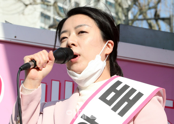 [포토]선거유세하는 배현진 미래통합당 송파을 후보