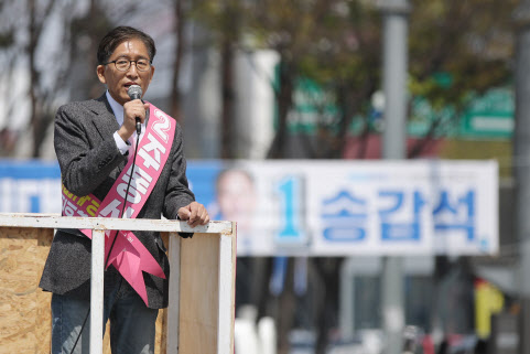 주동식 "광주, 제사에 매달리는 도시" 비하 논란