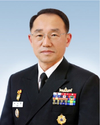 신임 부석종 해군총장 "필승해군·선진해군 만들겠다"