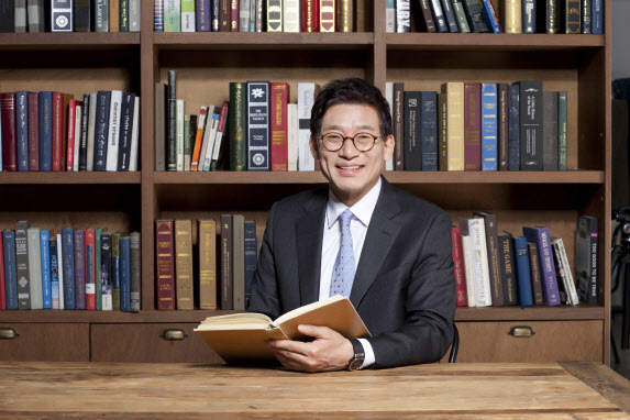 [윤경 변호사의 세상萬思]진솔한 감정은 인생을 살맛나게 한다
