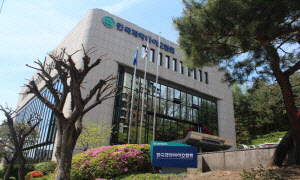 위기 직면한 제약업계 “새 약제규제 정책 도입 연기하자”