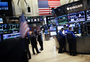 美 '경제 정상화' 시동…S&P 3% 급등